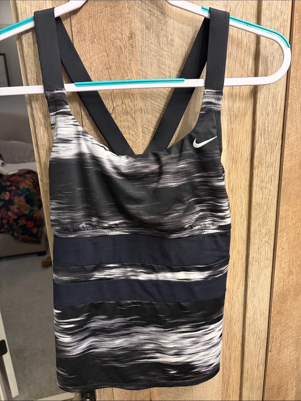Nike Black & White Medium Striped Swimsuit top Tankini mesh panels
